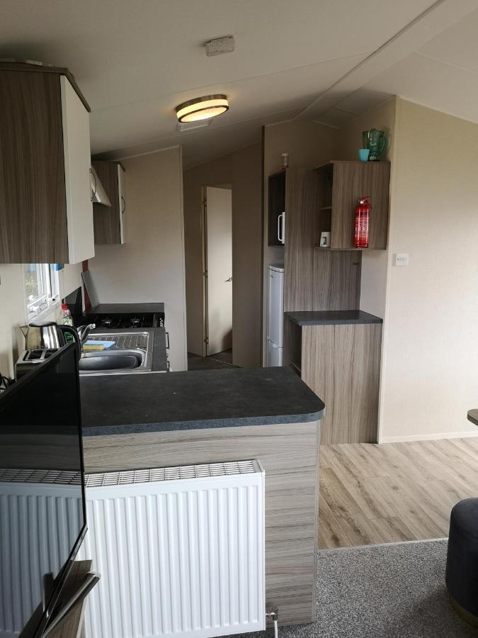 Отель Lakeland Leisure Park Flookburgh Экстерьер фото