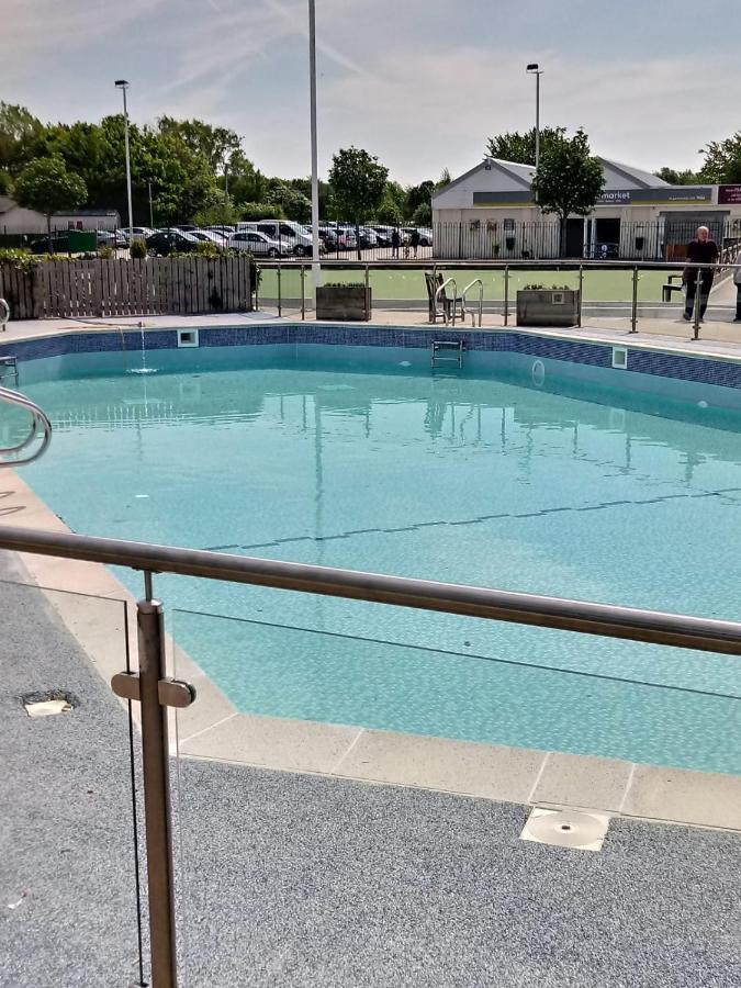 Отель Lakeland Leisure Park Flookburgh Экстерьер фото